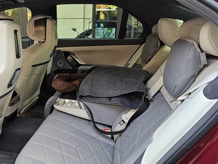 BMW i7 2023 2023款 xDrive60L M运动套装