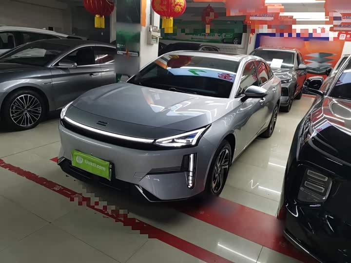 Geely Galaxy L6 2025 2025款 EM-i 140km 星舰版