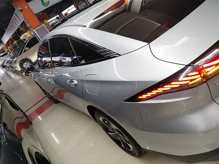 Geely Galaxy L6 2025 2025款 EM-i 140km 星舰版