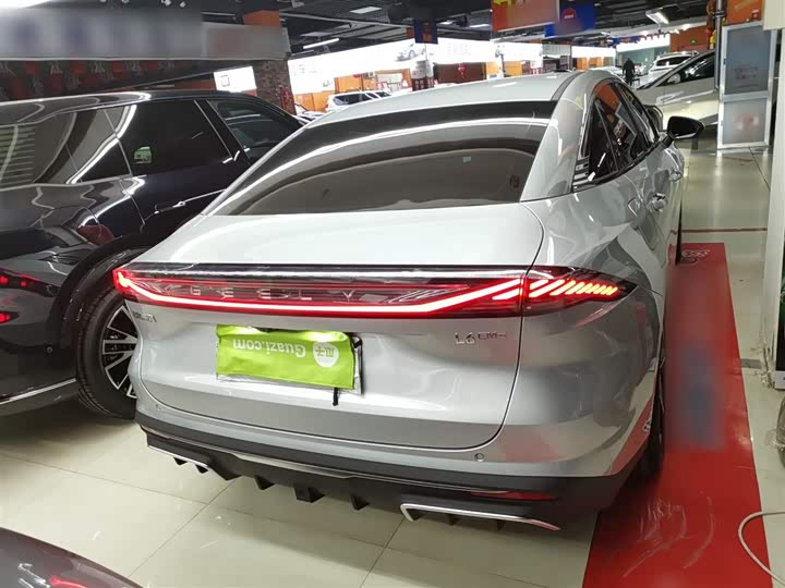 Geely Galaxy L6 2025 2025款 EM-i 140km 星舰版