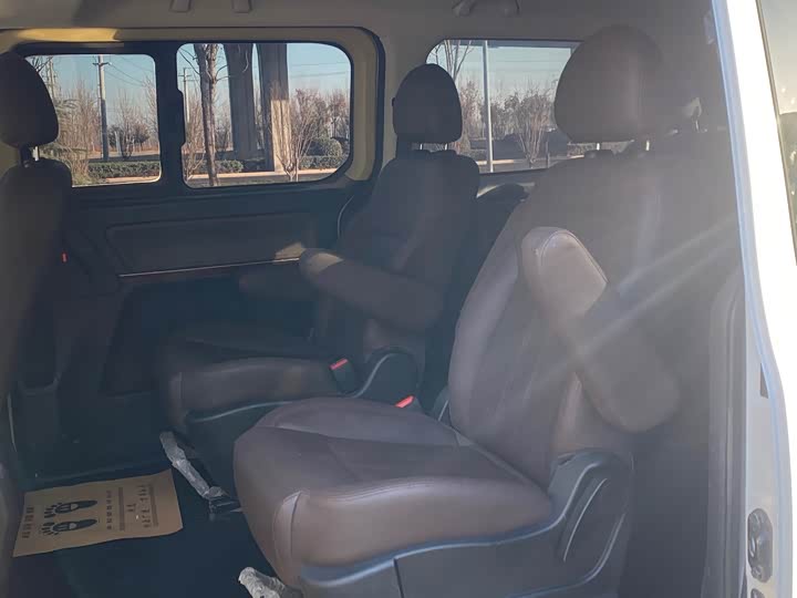 Dongfeng Forthing Lingzhi Plus 2021 2021款 营运版 2.0L 手动标准型 7座