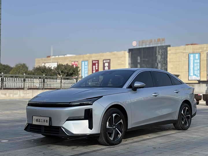 Geely Galaxy L6 2025 2025款 EM-i 140km 星舰版