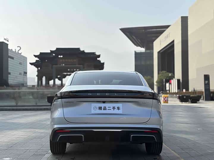 Geely Galaxy L6 2025 2025款 EM-i 140km 星舰版