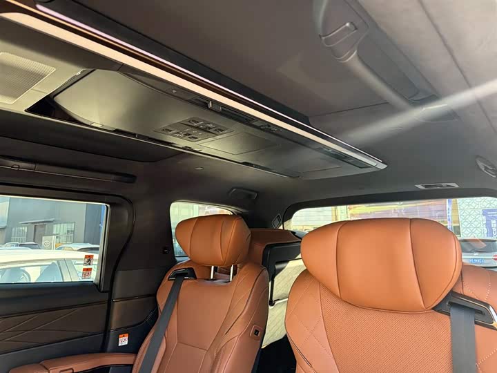 Toyota Vellfire 2025 2025款 皇冠 双擎 2.5L 墨金版