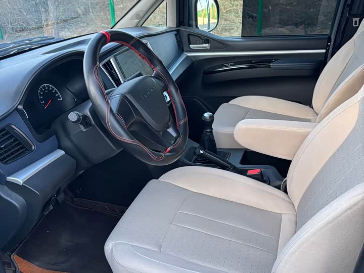 Dongfeng Forthing Lingzhi M5 2023 2023款 M5L 1.6L 基本型 5座