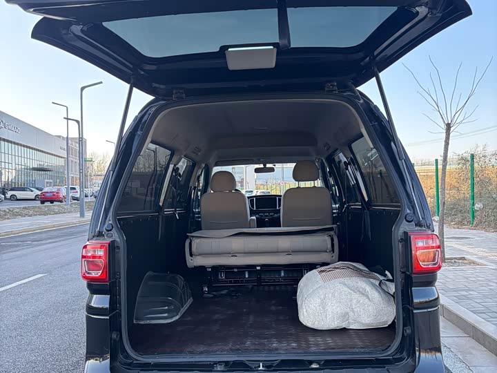 Dongfeng Forthing Lingzhi M5 2023 2023款 M5L 1.6L 基本型 5座