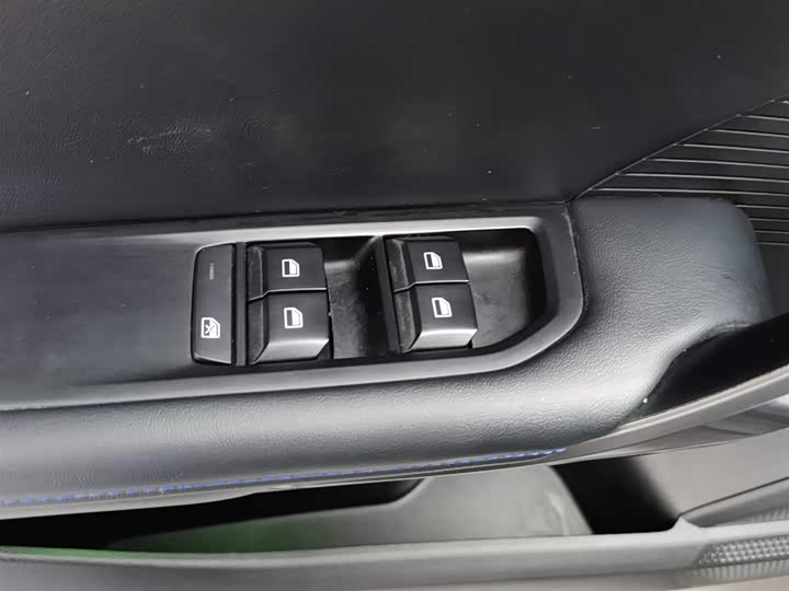 MG Motor 4 EV 2023 2023款 415km 出海冠军版