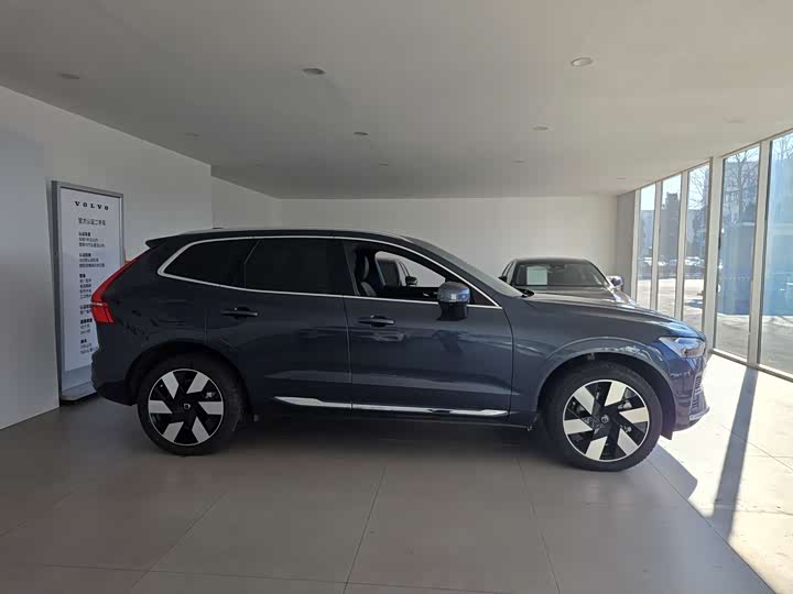 Volvo XC60 Hybrid 2025 2025款 插电式混动 长续航四驱智远豪华版