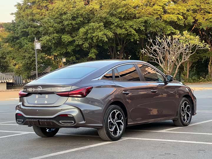 MG Motor 5 2025 2025款 300TGI 全球旗舰版