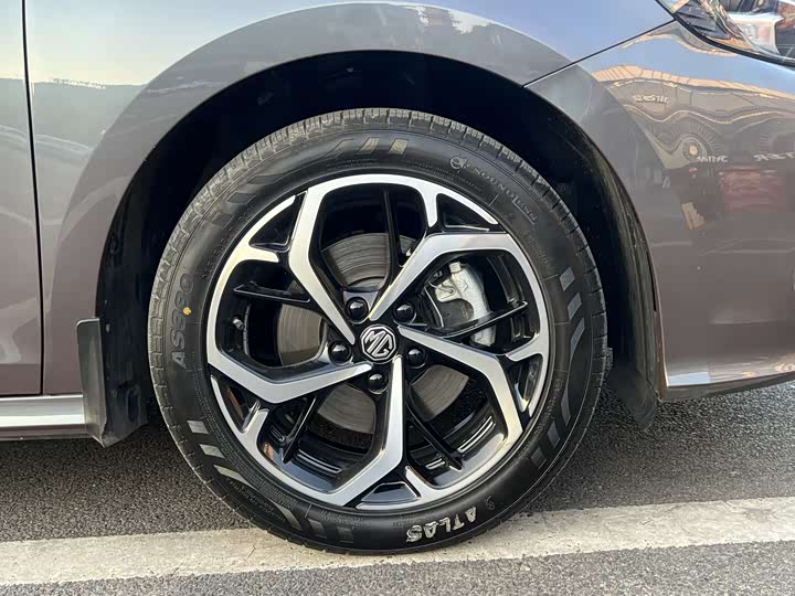 MG Motor 5 2025 2025款 300TGI 全球旗舰版