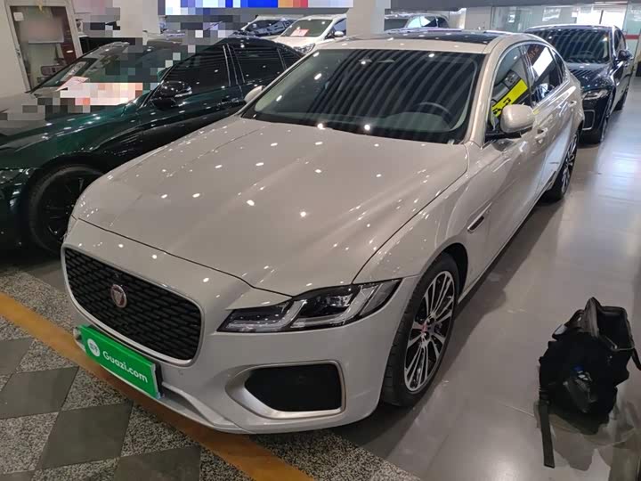 Jaguar XF L 2025 2025款 2.0T P250 两驱尊享豪华版