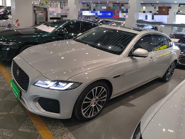 Jaguar XF L 2025 2025款 2.0T P250 两驱尊享豪华版