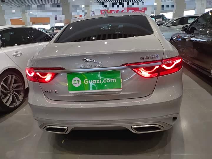 Jaguar XF L 2025 2025款 2.0T P250 两驱尊享豪华版