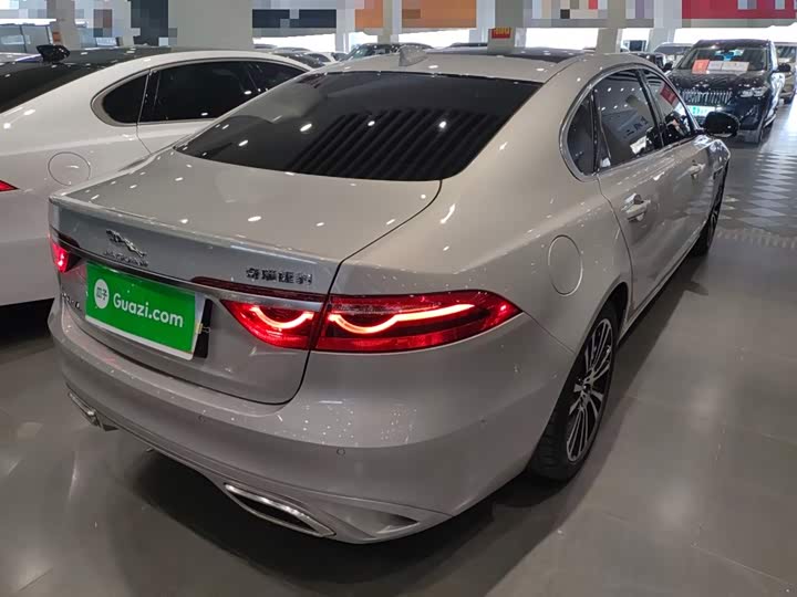 Jaguar XF L 2025 2025款 2.0T P250 两驱尊享豪华版