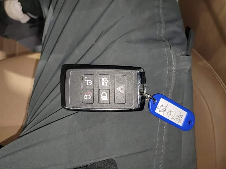 Jaguar XF L 2025 2025款 2.0T P250 两驱尊享豪华版