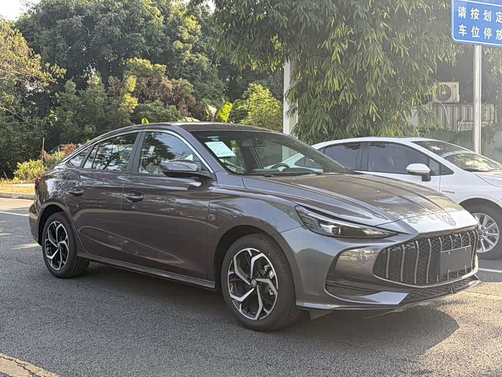 MG Motor 5 2025 2025款 300TGI 全球旗舰版