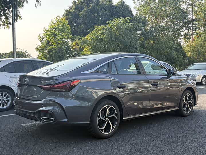 MG Motor 5 2025 2025款 300TGI 全球旗舰版