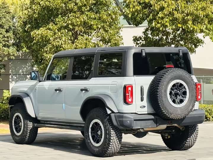 Ford Bronco 2024 2024款 2.3T 长滩大脚越野版