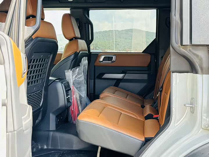 Ford Bronco 2024 2024款 2.3T 长滩大脚越野版