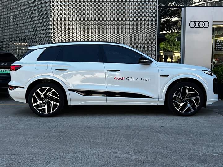 Audi Q6L e-tron 2026 2026款 首发领航版