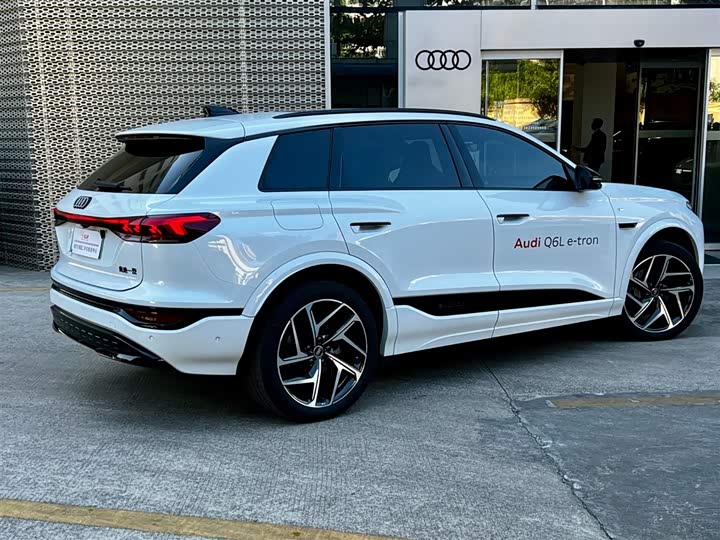 Audi Q6L e-tron 2026 2026款 首发领航版