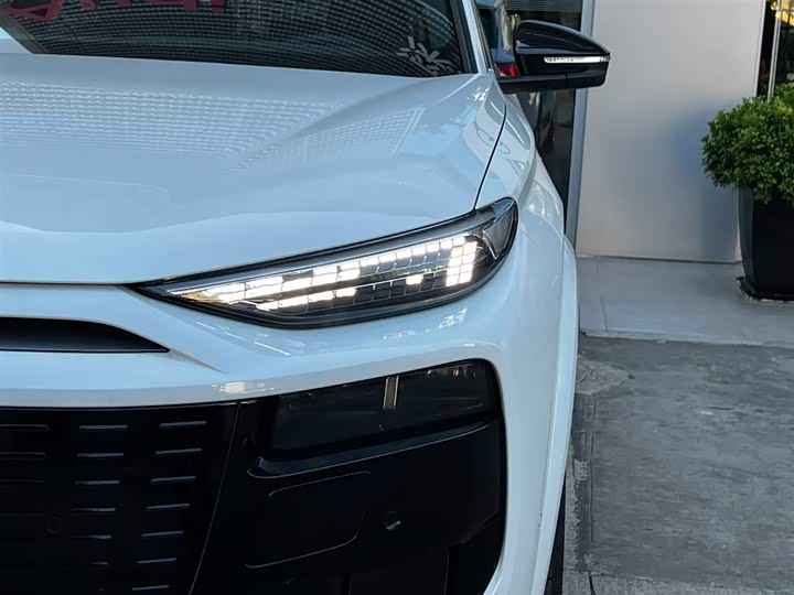 Audi Q6L e-tron 2026 2026款 首发领航版