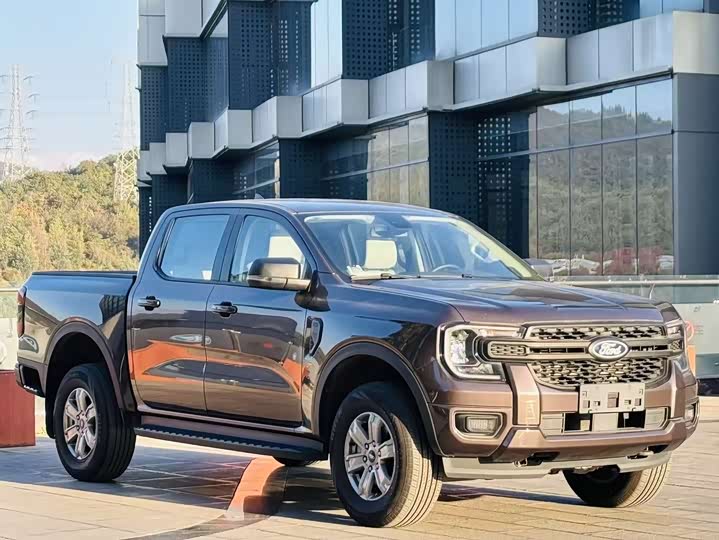 Ford Ranger 2023 2023款 山林四驱手动版 汽油