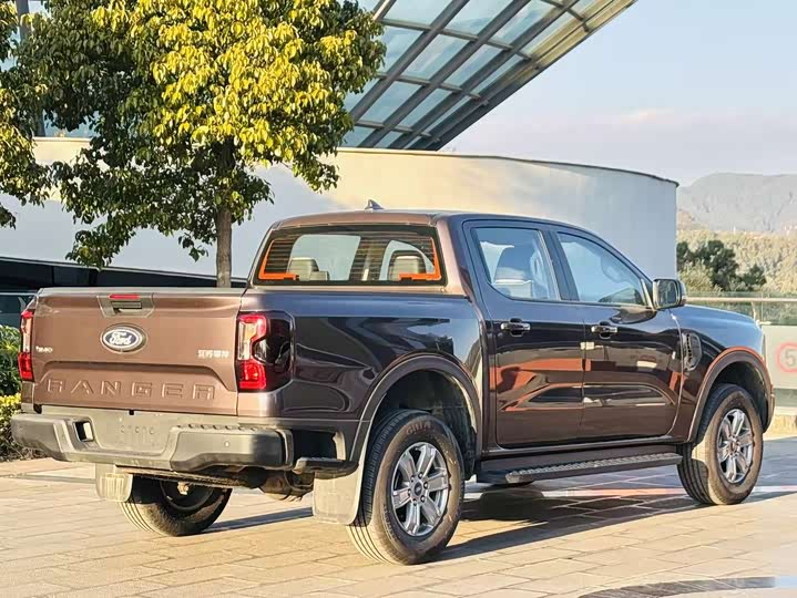 Ford Ranger 2023 2023款 山林四驱手动版 汽油