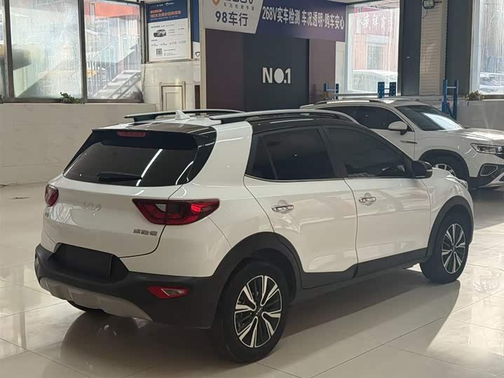Kia KX1 2021 2021款 1.4L CVT天窗款