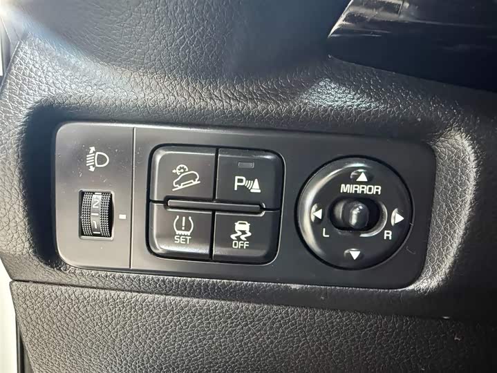 Kia KX1 2021 2021款 1.4L CVT天窗款