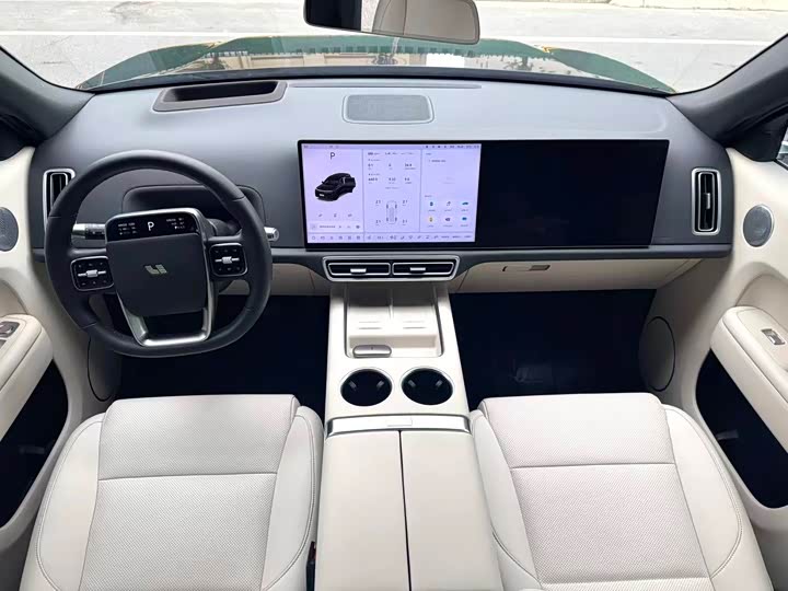 LiXiang L8 2025 2025款 Pro 智能焕新版