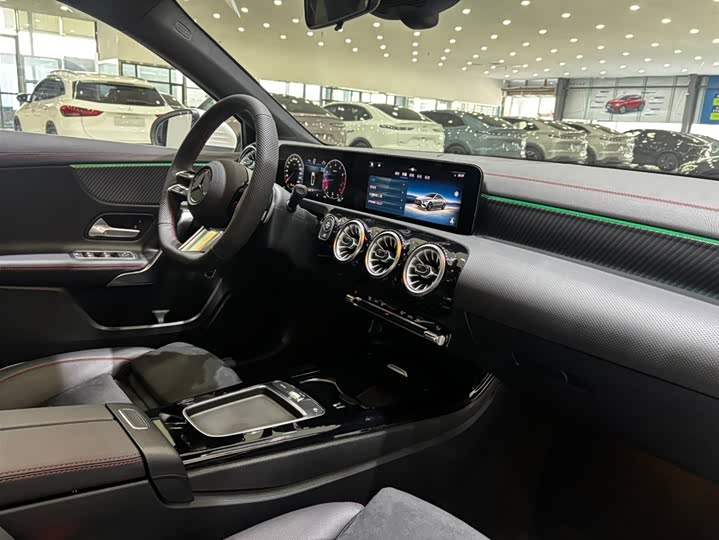 Mercedes-Benz A-Class 2024 2024款 A 200 L 时尚型