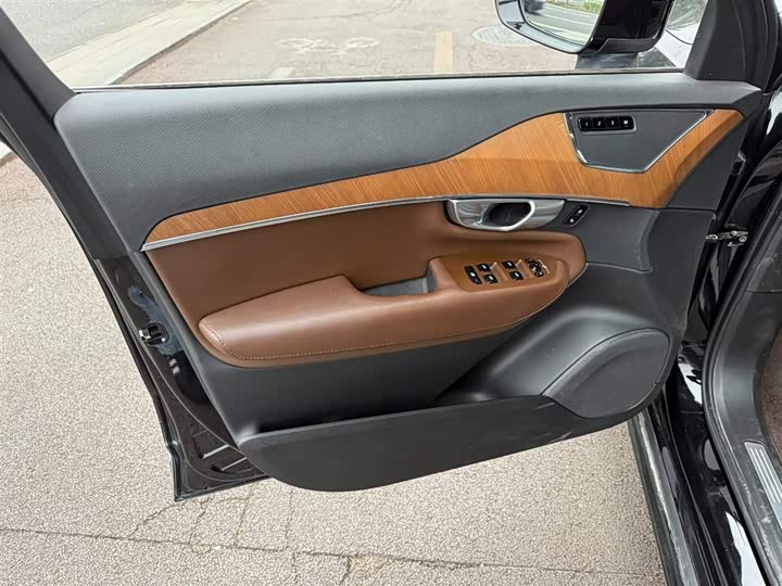 Volvo XC90 2024 2024款 B5 智行豪华版 5座