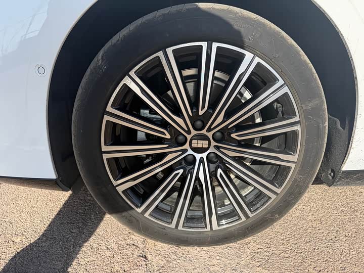 Geely Galaxy Starshine 8 EM-i 2025 2025款 130km EM-P 探索版