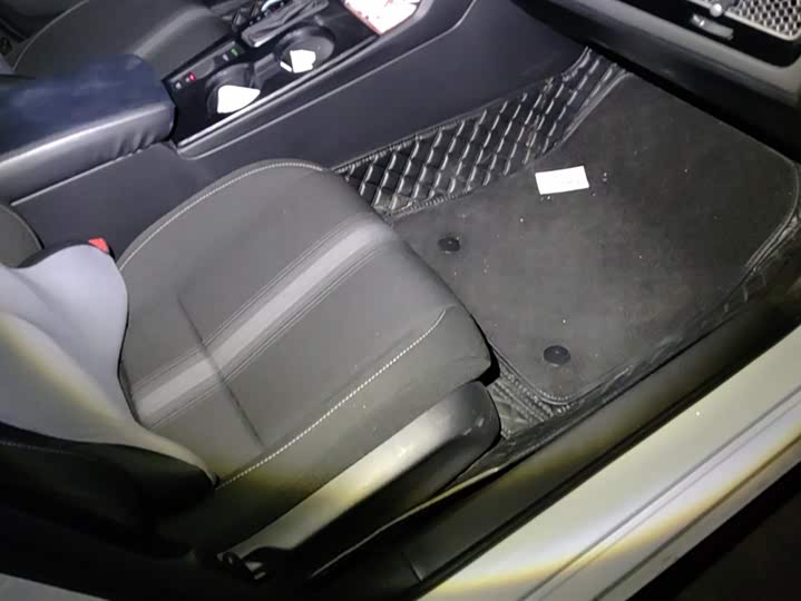 Honda Civic 2023 2023款 HATCHBACK 240TURBO CVT极跃版