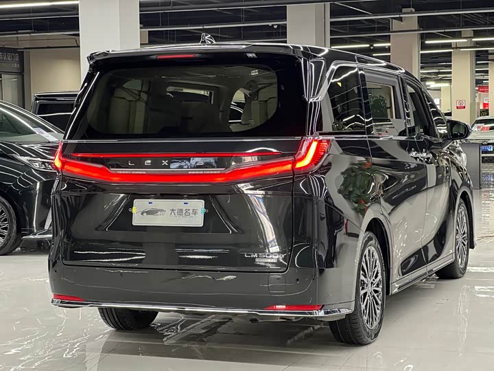 Lexus LM 2025 2025款 500h 六座尊崇版