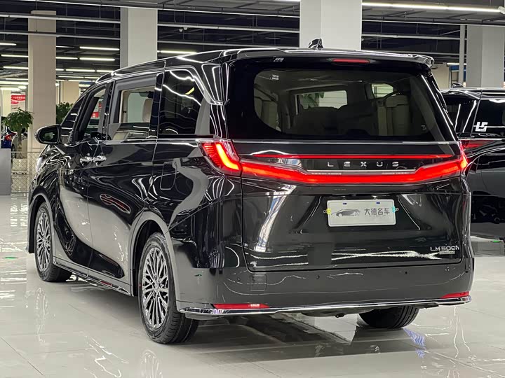 Lexus LM 2025 2025款 500h 六座尊崇版