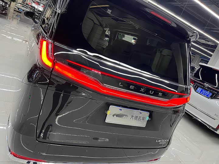 Lexus LM 2025 2025款 500h 六座尊崇版