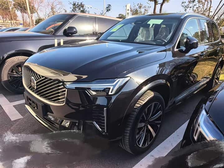 2025 Volvo XC90 Hybrid