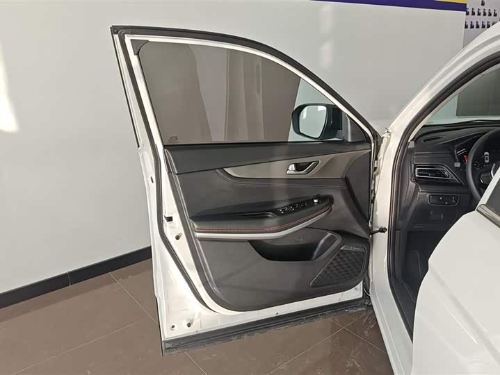 Changan CS75 2024 2024款 畅享版 1.5T 手动精英型