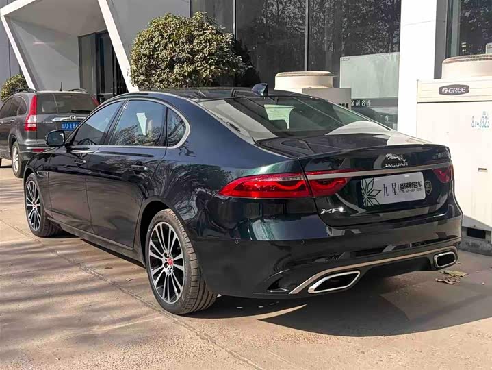 Jaguar XF L 2024 2024款 2.0T P250 两驱尊享豪华版