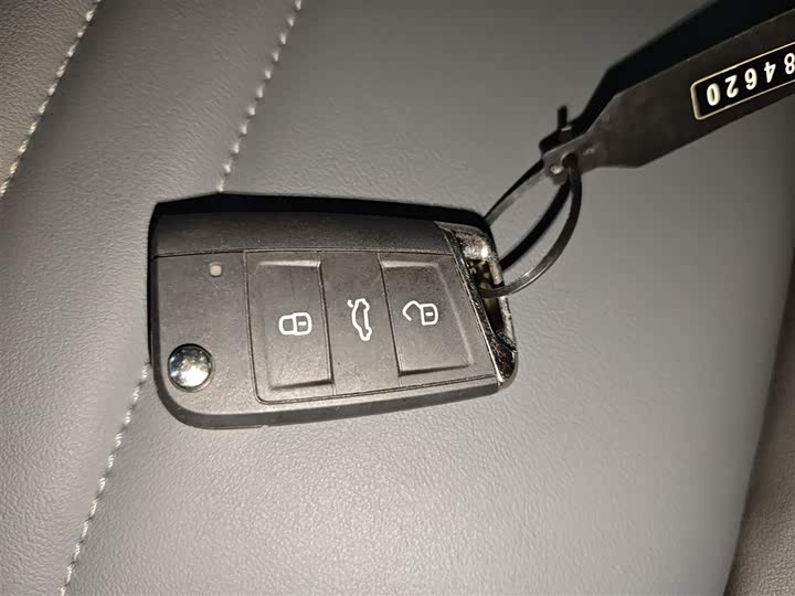 Volkswagen Sagitar L 2026 2026款 3000万辆甄选款 300TSI DSG 超越版