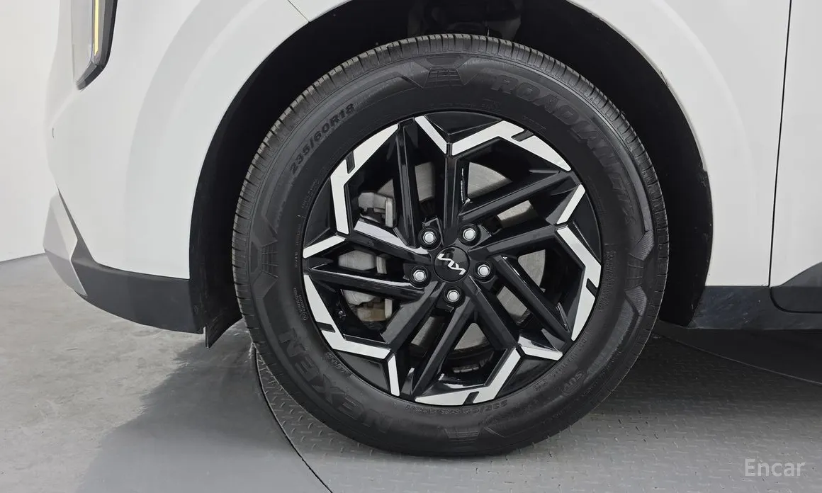 Kia Carnival 2023 9-Seater Prestige