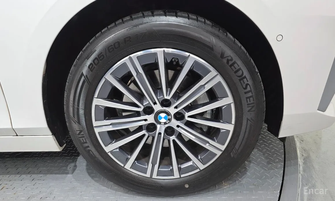 BMW 2 Series 2022 220i Luxury