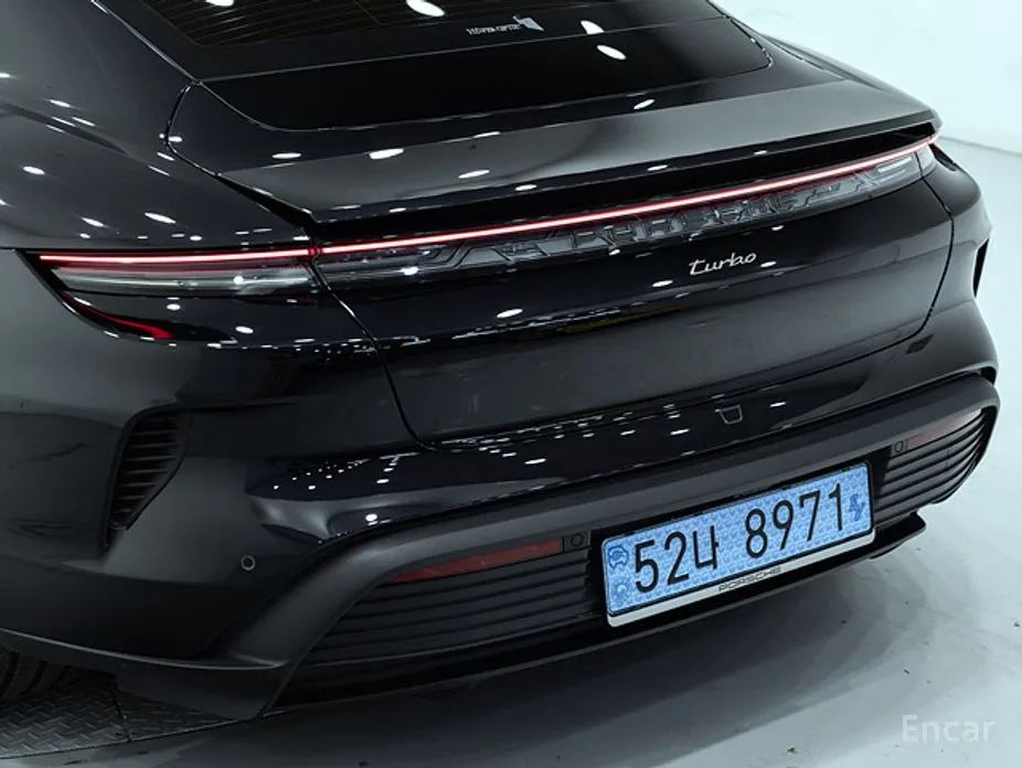 Porsche Taycan 2020 Turbo