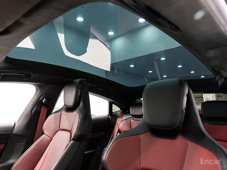 Porsche Taycan 2020 Turbo