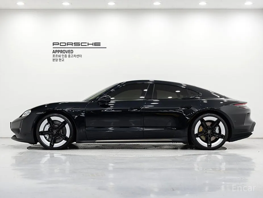 Porsche Taycan 2020 Turbo