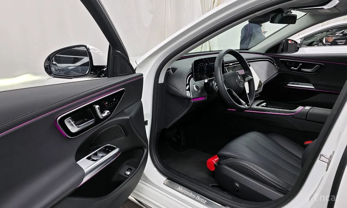 Mercedes-Benz E-Class 2024 E220d 4MATIC Exclusive