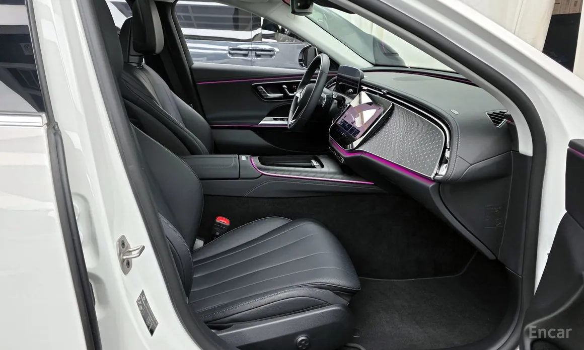Mercedes-Benz E-Class 2024 E220d 4MATIC Exclusive