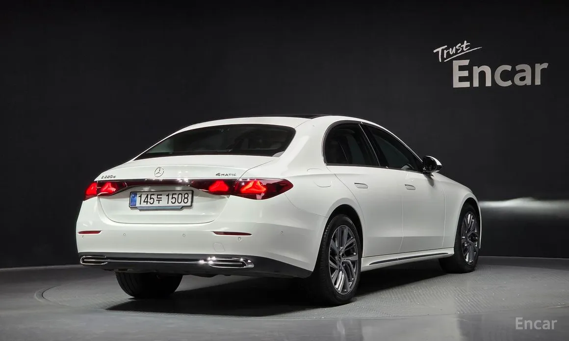 Mercedes-Benz E-Class 2024 E220d 4MATIC Exclusive